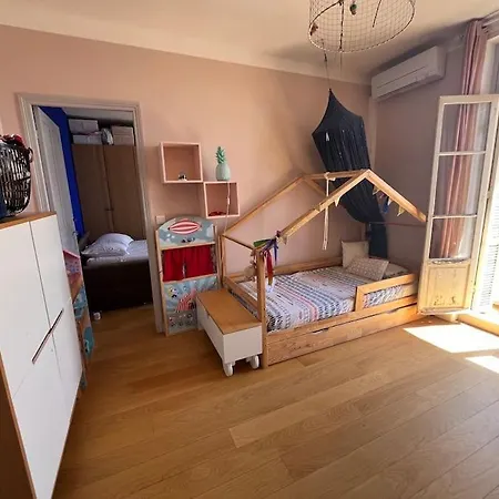 Апартаменти T4 Pieds Dans L'eau !