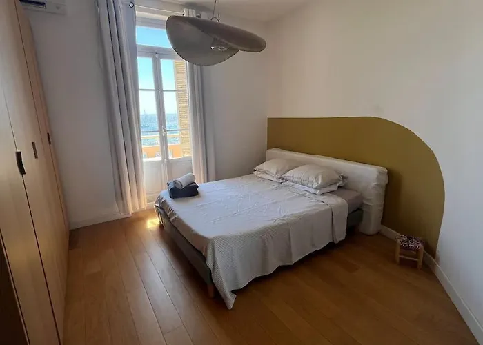 T4 Pieds Dans L'eau !